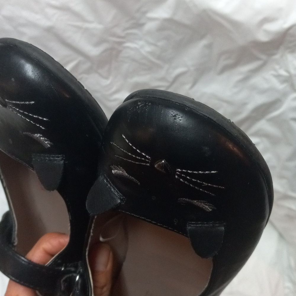 Children's Place Kitty Shoes Size 4 - Picture 11 of 13